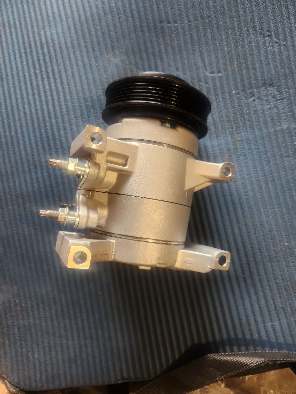 A/C Compressor with Clutch for Chrysler 300, Dodge Challenger/Charger/Durango & Jeep Grand Cherokee