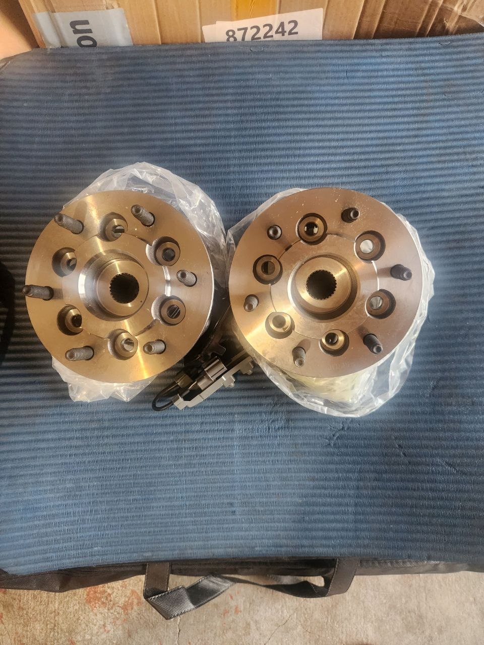 Autoround 515111/515110 4WD Front Wheel Bearing and Hub Assembly Pair for Chevy Colorado/GMC Canyon